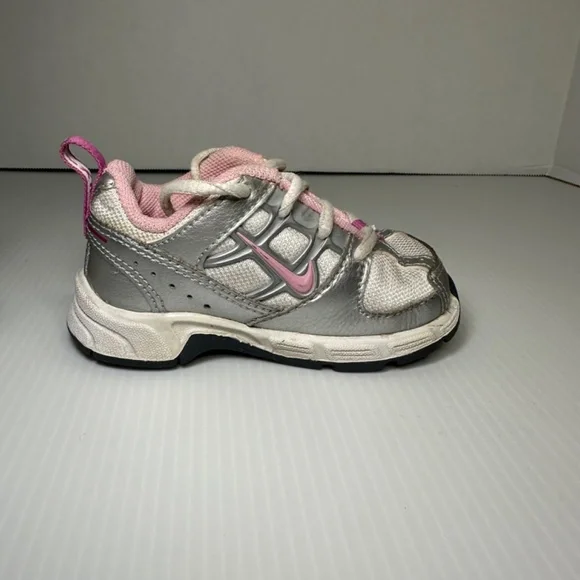 Baby Girls Nike Pillar Tech Tennis Shoes Gray Pink White Size 4 - Picture 8 of 10